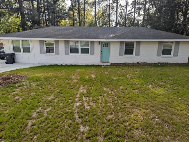 Building Photo - 3320 Sandpiper Ln