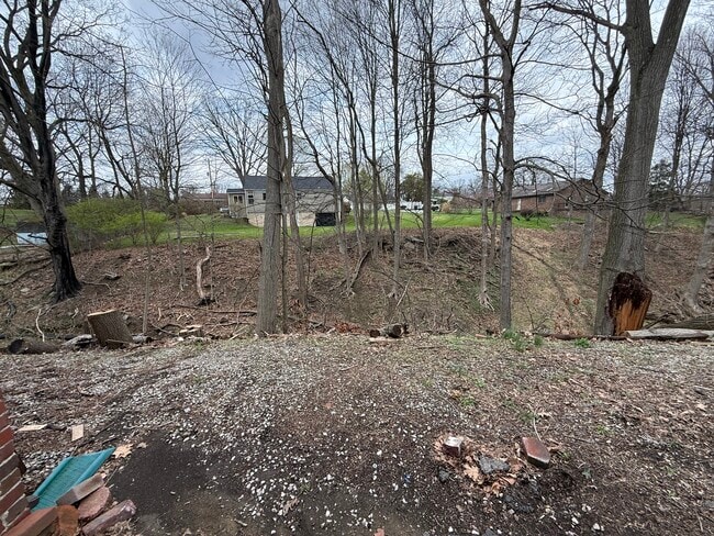 Building Photo - 108 Roberts Dr