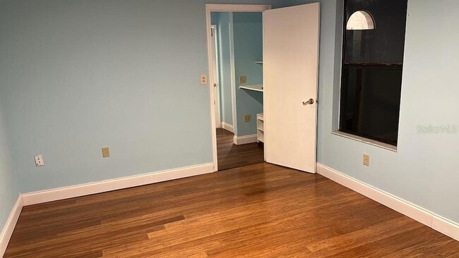Building Photo - 5086 Ernst Ct