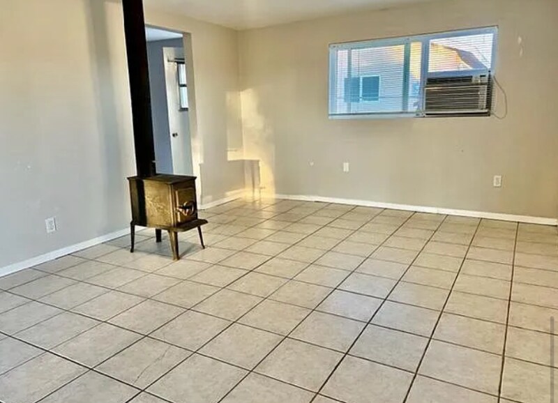 Building Photo - 1745 Warnock Dr