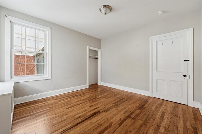 Building Photo - 19 S New St