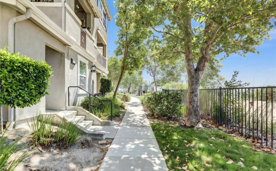 Building Photo - 1572 Hackberry Pl