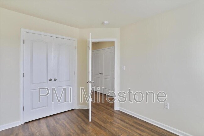 Building Photo - 161 Kensington Terrace