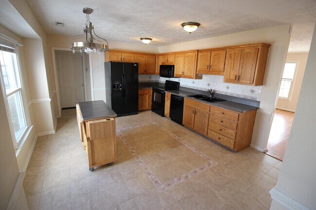 Building Photo - 7138 Summerlin Dr