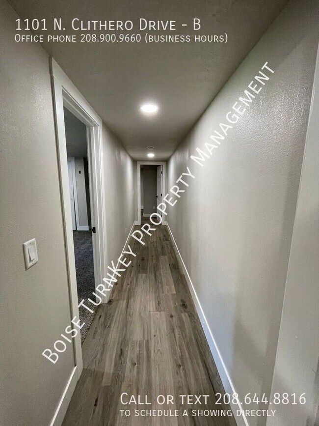 Building Photo - 1101 N Clithero Dr