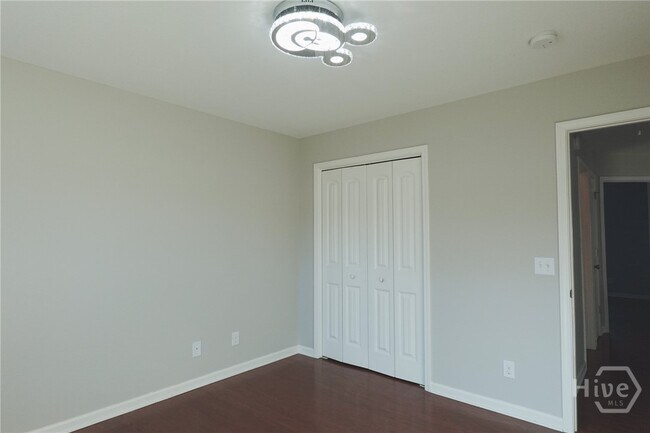 Building Photo - 25 Litchfield Dr