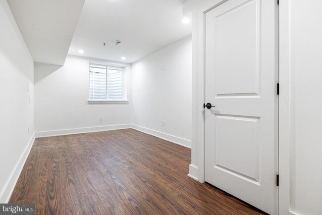 Building Photo - 2650 Earp St