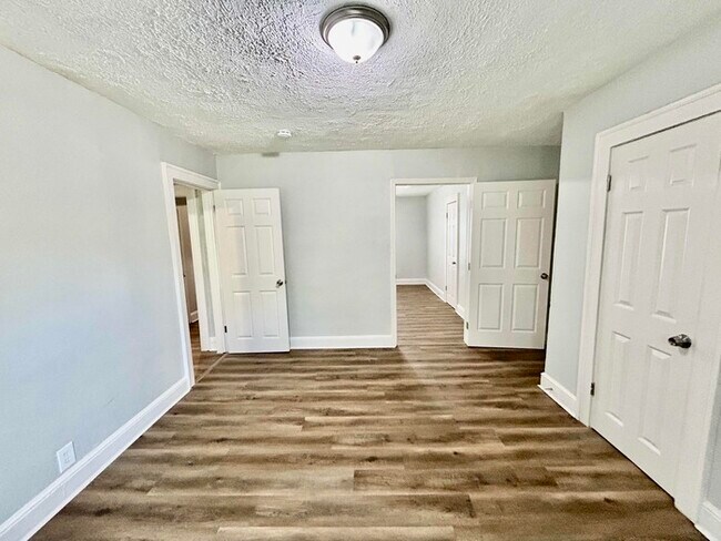 Building Photo - 29 Chappell Rd NW