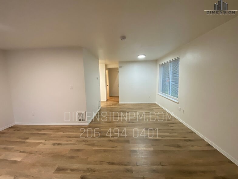 Building Photo - 2412 Poplar St SE