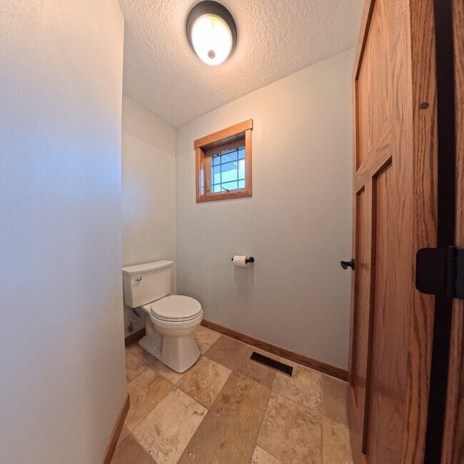 Building Photo - 11956 Castle Rock Ct N