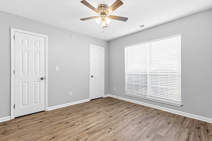 Building Photo - 5547 Matt Aaron Ln