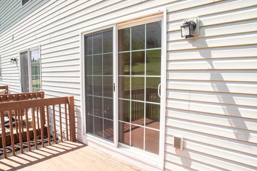 Building Photo - 635 Winding Ln