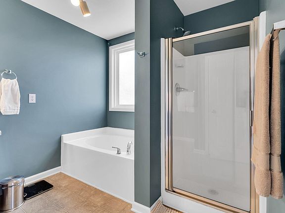 Building Photo - Build Equity While Leasing - Lease and Own...