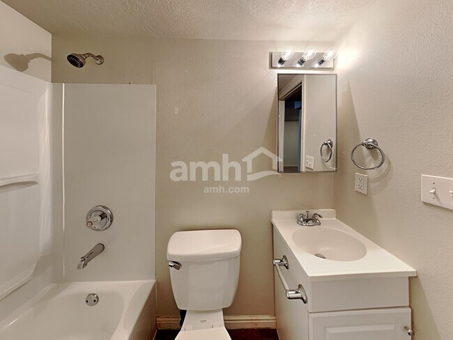 Building Photo - 6301 W Liza Ln