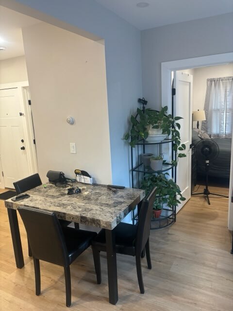 Building Photo - 42 Outwater Ln