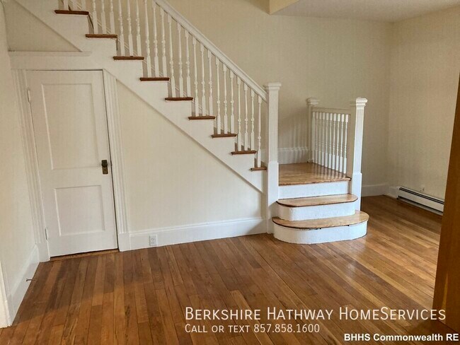 Building Photo - 38 Park Ave