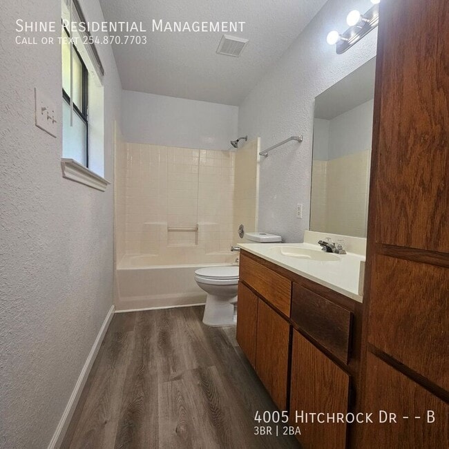 Building Photo - 4005 Hitchrock Dr