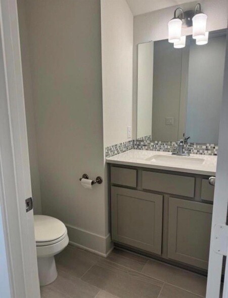 Building Photo - 113 Andrew Duvalt Cv