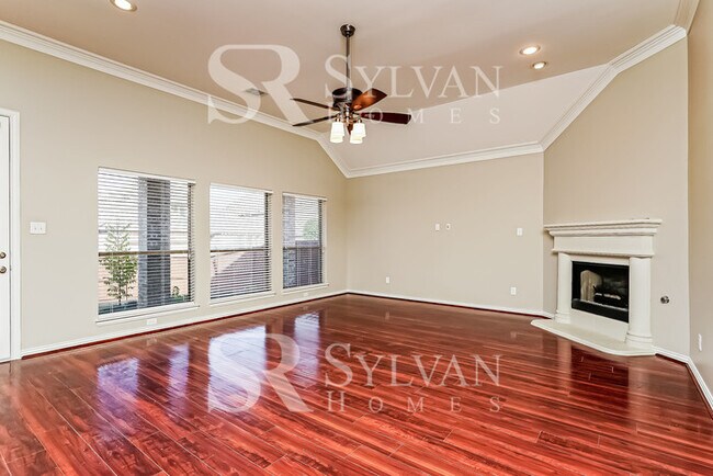 Building Photo - Gorgeous 4BR contemporary Home!