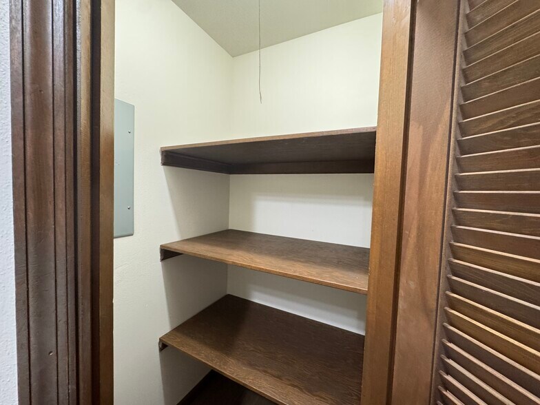 Building Photo - 1404 Hayden Ave