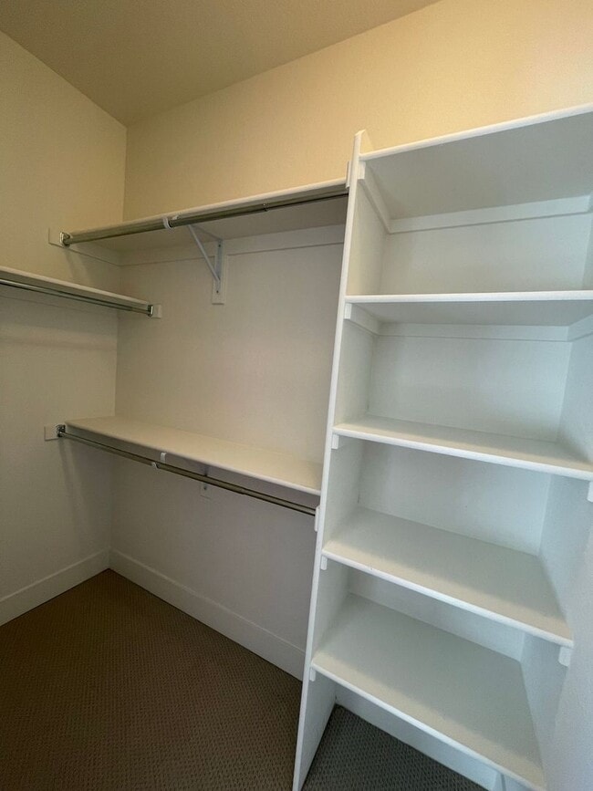 Building Photo - 2234 Central Pk Wy