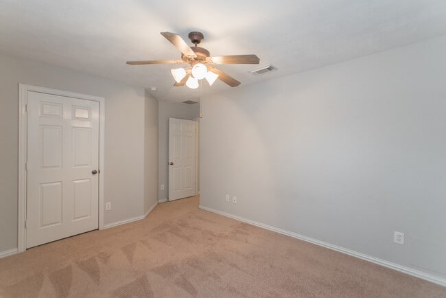 Building Photo - 9402 Empress Crossing Dr