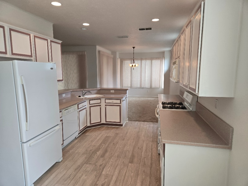 Building Photo - 405 Hopkins Ct