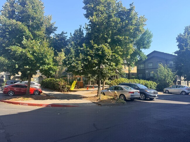 Building Photo - 1050 SW 170th Ave