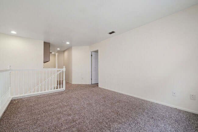 Building Photo - 1263 Montgomery Ln