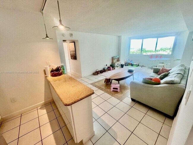 Building Photo - 7135 Collins Ave