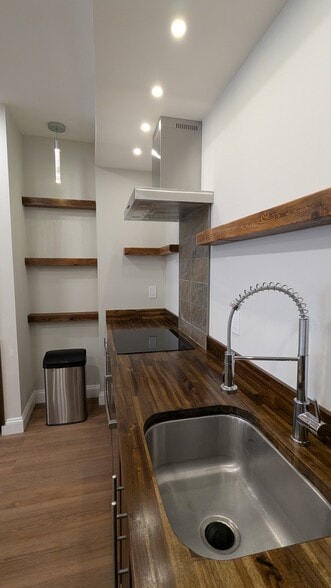 Building Photo - 628 Portland St