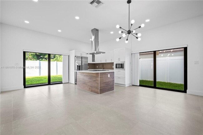 Building Photo - 1041 W Lakewood Rd