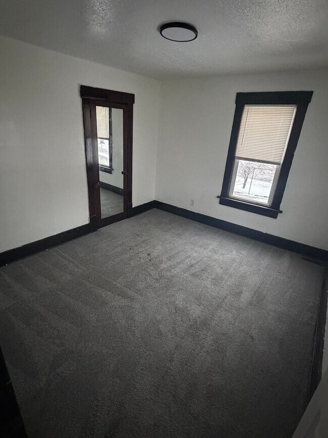 Building Photo - Beautifully redone 4-bedroom, 2-bath home available!