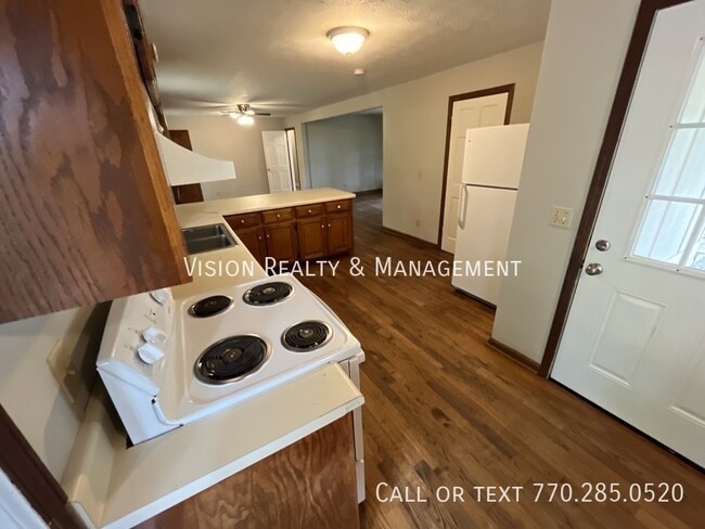 Building Photo - 55 S Greenwood Dr