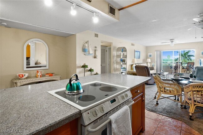Building Photo - 1766 Cape Coral Pkwy E