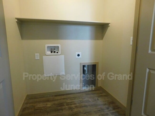 Building Photo - 590 Treviso Ct