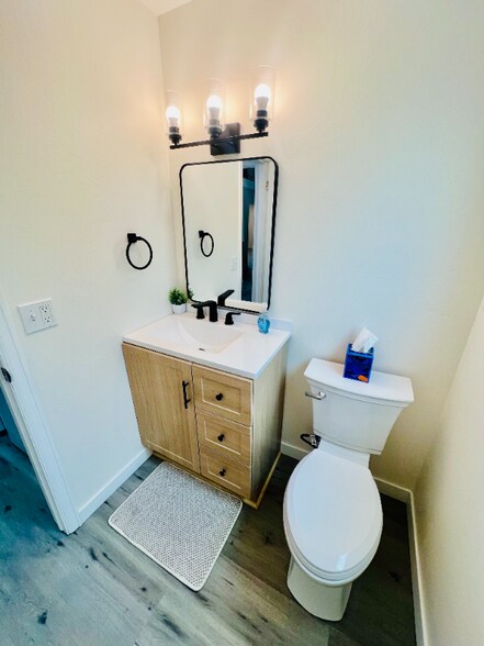 Building Photo - 9212 W Arbor Ave