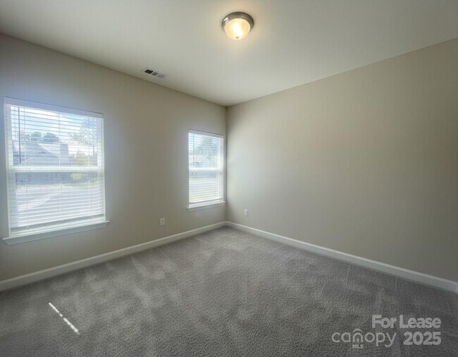 Building Photo - 1057 McAlway Rd
