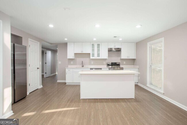 Building Photo - 5647 Queensborough Dr