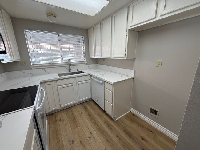 Building Photo - Jess Ranch- Brookhollow Condo, 55+ Communi...