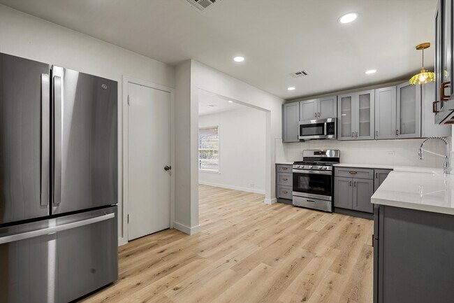 Building Photo - 3804 Erath Ave
