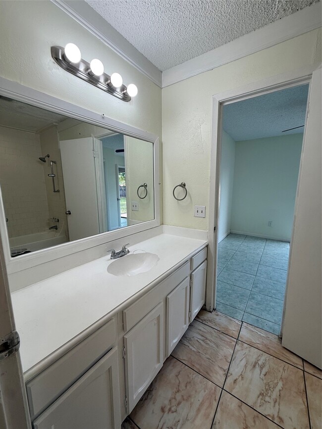Building Photo - 9011 Ketchwood Dr