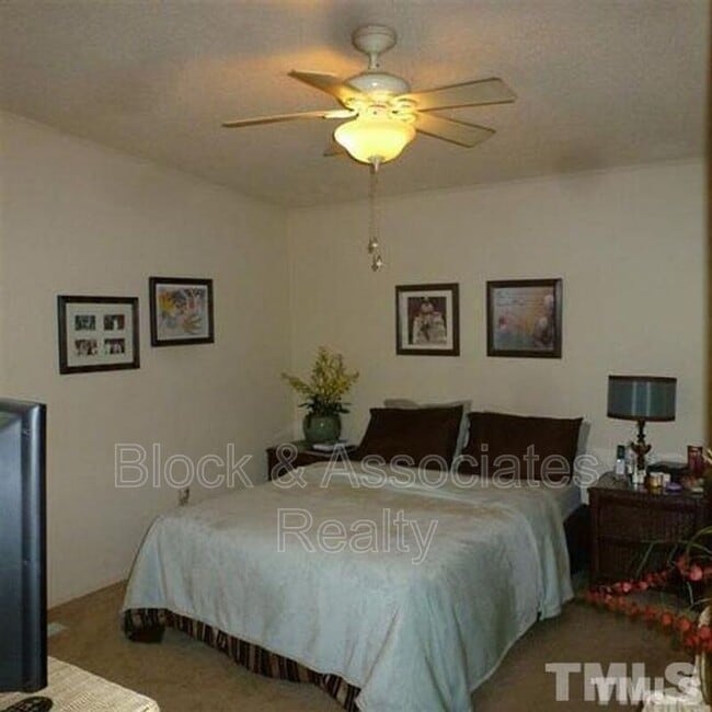 Building Photo - 124 Oak Hill Loop