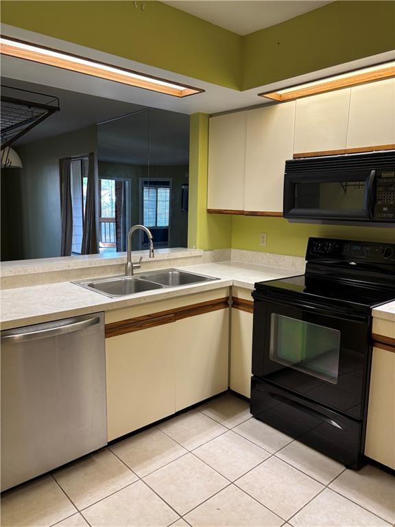 Building Photo - 898 Wimbledon Dr