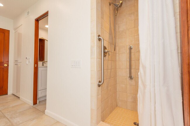 Building Photo - Iconic A-Frame Encinitas 4 Bed + Studio Sp...