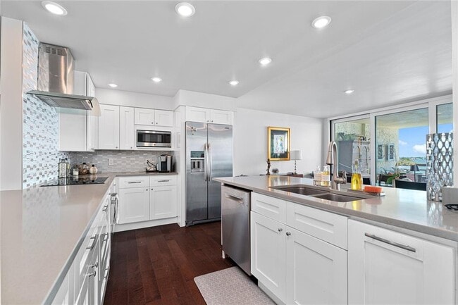 Building Photo - 5700 Mariner St