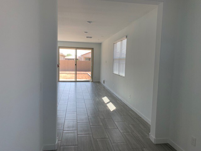 Building Photo - 14577 W Charter Oak Rd