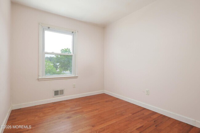 Building Photo - 17 Wisteria Pl