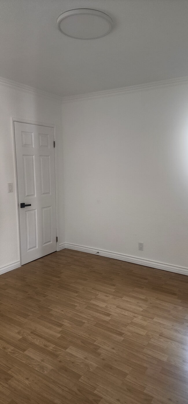 Bedroom - 540 Oak St