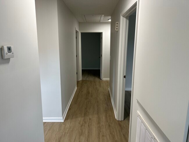 Building Photo - 508 21st Ave